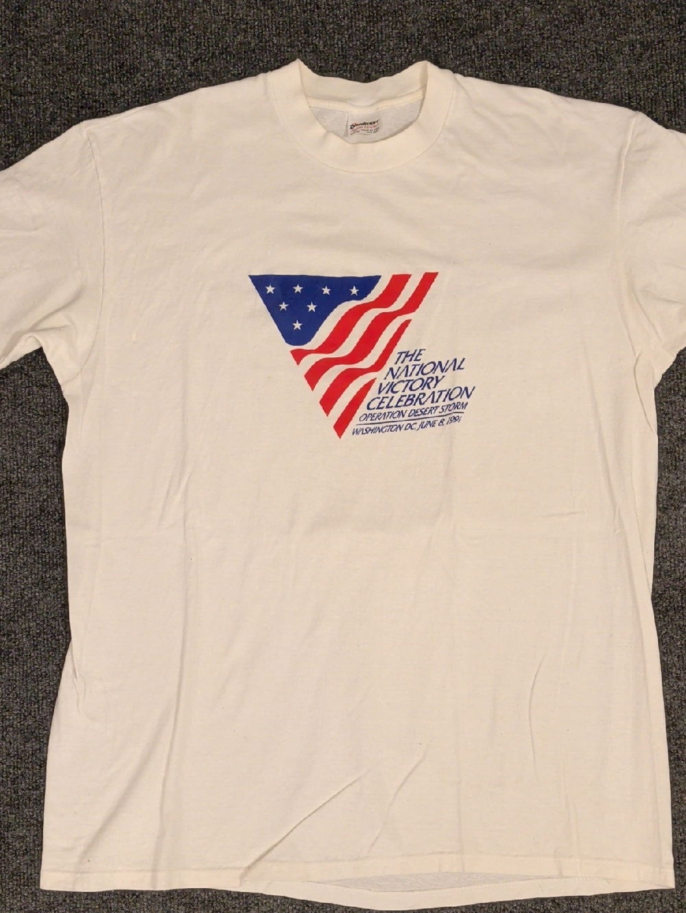 USA made 100% Cotton White Flag Graphic T Shirt Patriotic National Victory 1991